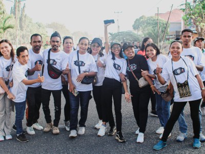 JALAN SEHAT BERSAMA ALUMNI MENYONSONG PESTA PANCA WINDU SEKOLAH