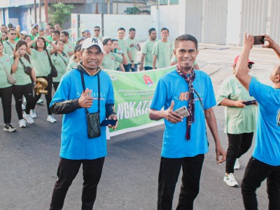 JALAN SEHAT BERSAMA ALUMNI MENYONSONG PESTA PANCA WINDU SEKOLAH
