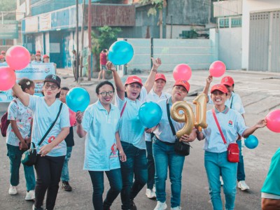 JALAN SEHAT BERSAMA ALUMNI MENYONSONG PESTA PANCA WINDU SEKOLAH
